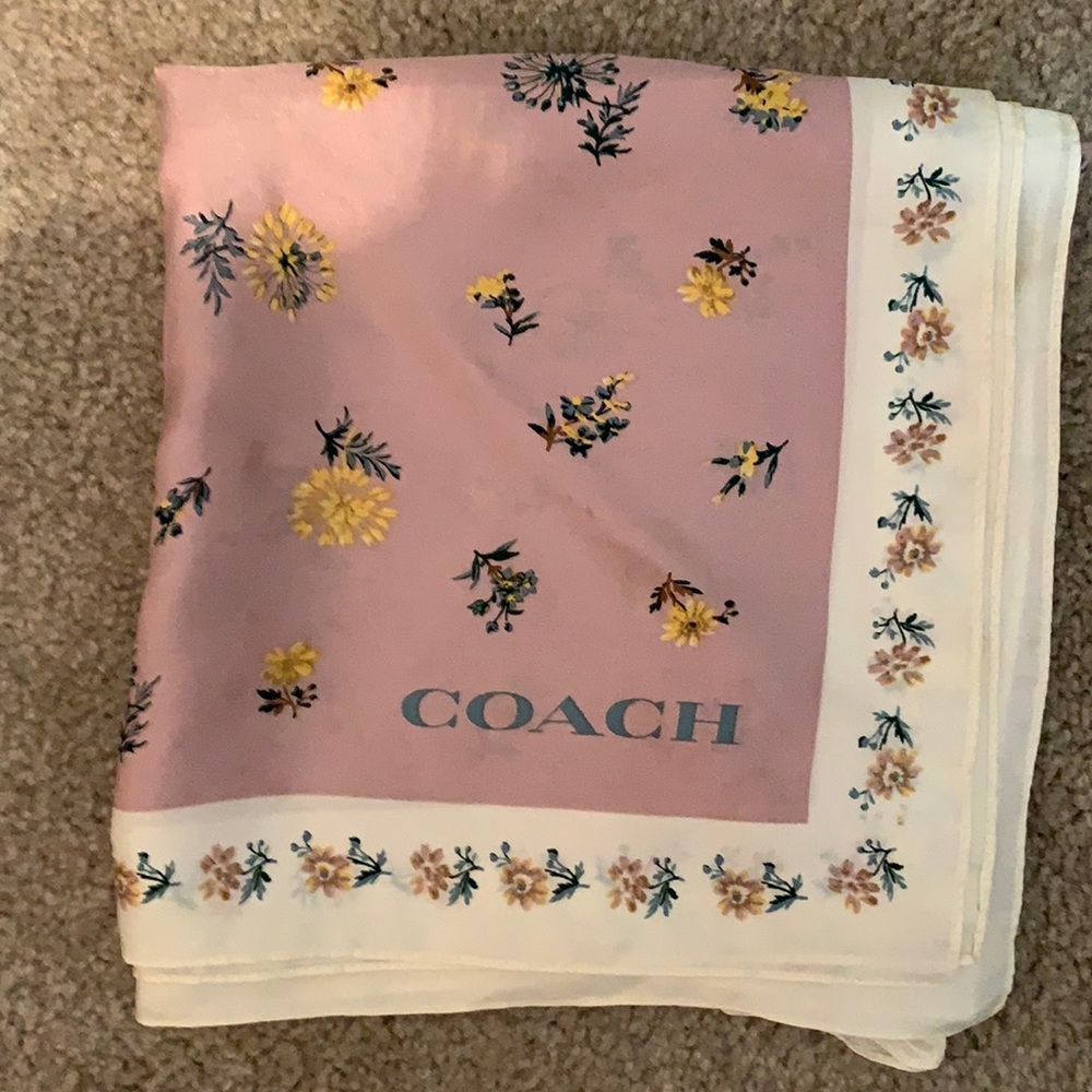 100% Rare Vintage SILK COACH FLORAL PRINT SCARF no call outs!